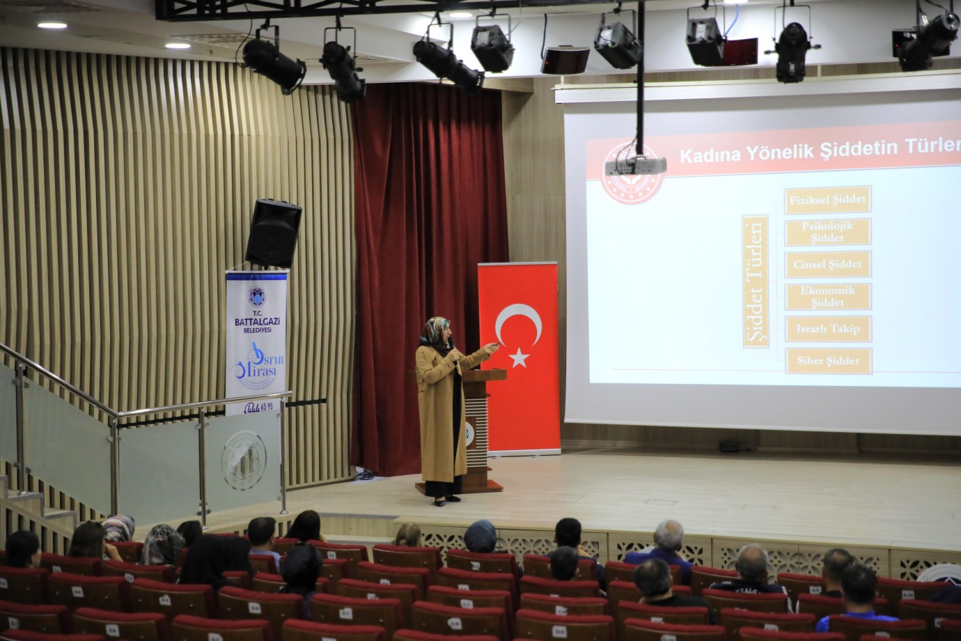 Battalgazi Belediyesi Kadın Hakları Eğitimi Düzenledi