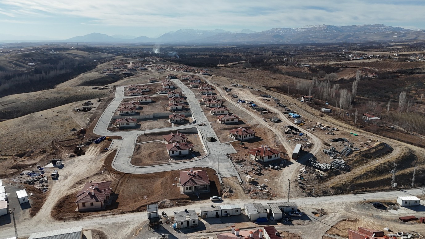 Akçadağ'da 2 Bin 804 Köy Evi İçin Çalışmalar Devam Ediyor