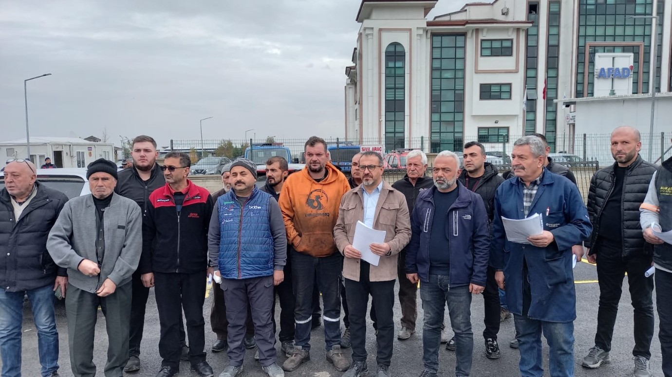 Sanayi Esnafı Hak Kayıplarını AFAD Önünde Gündeme Taşıdı