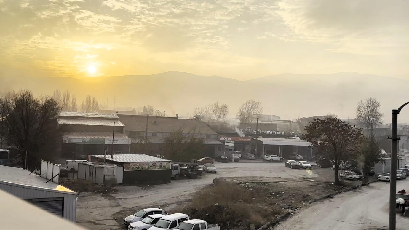 Küçük Sanayi Sitesi Kurasında İki Esnaf Açıkta Kaldı: “İş Yerimiz Yok, Nereye Gideceğimizi Bilmiyoruz”