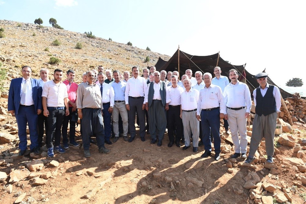 Tüfenkci ve Çınar kırsal mahallelerde incelemelerde bulundu