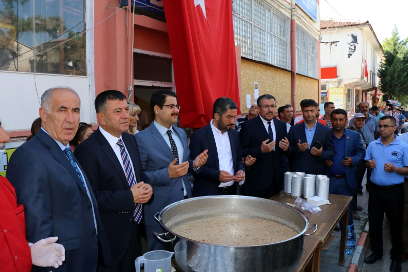 Hekimhan'da aşure ikramı