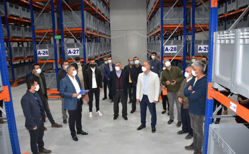 Lisanslı Kuru Kayısı Deposunda inceleme